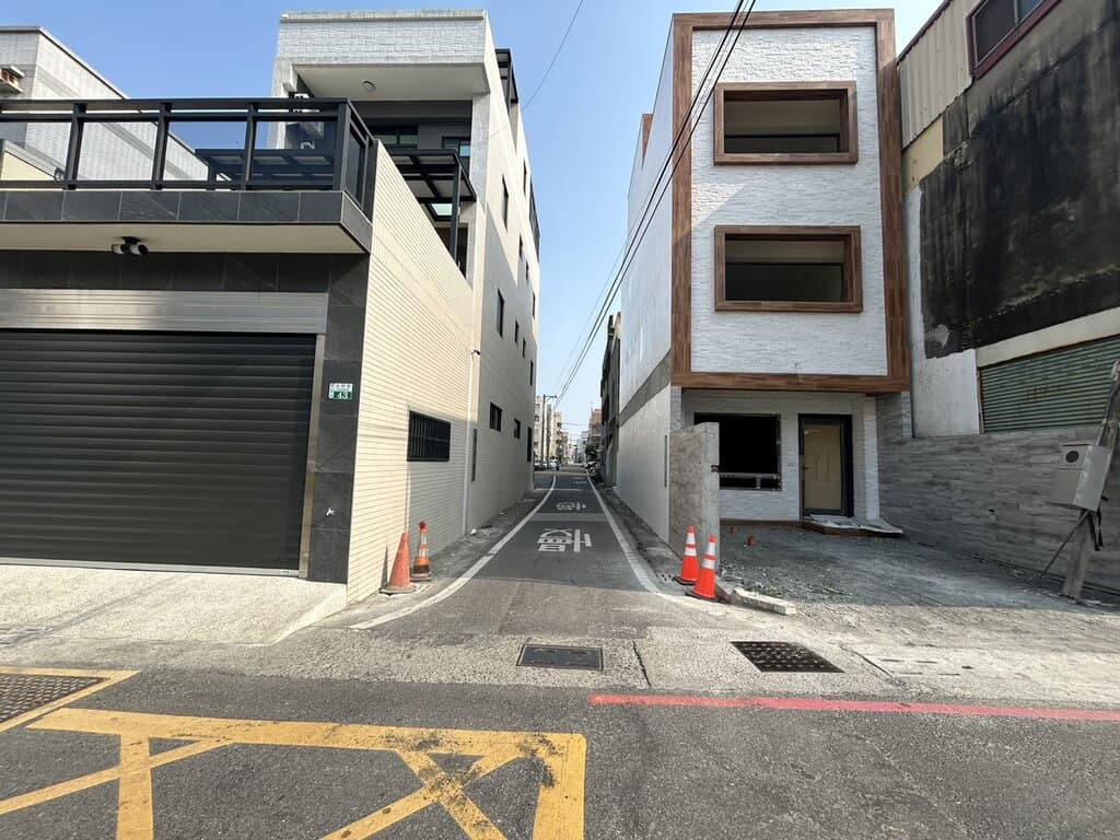 大林運動公園邊間全新別墅