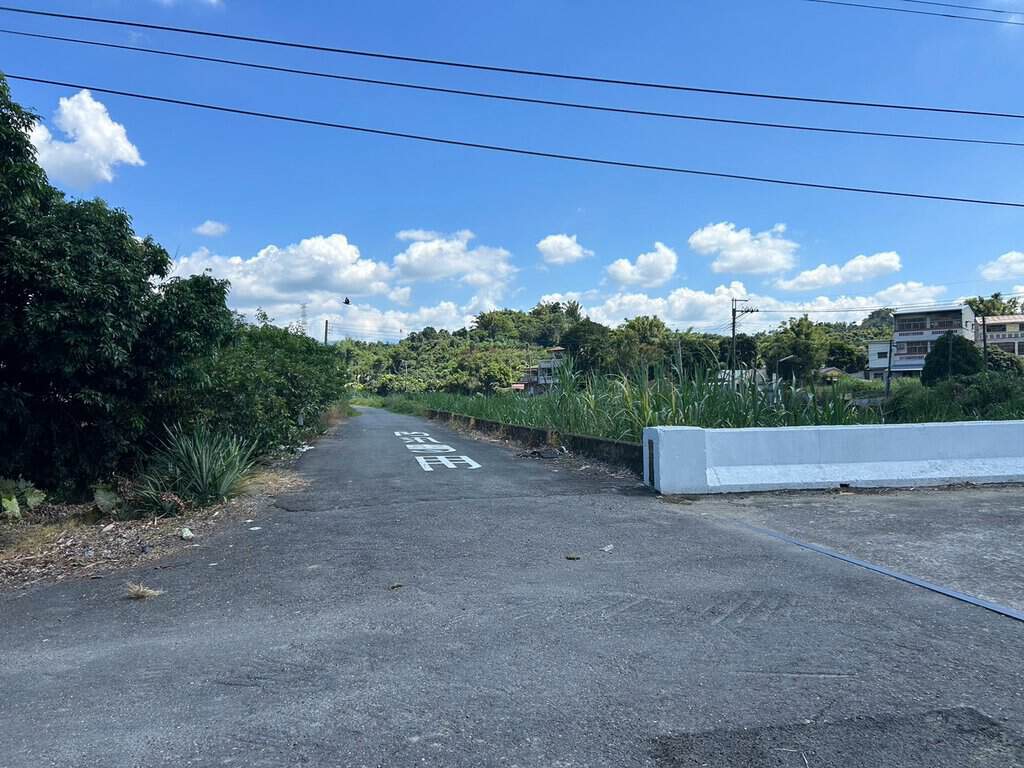 Line Album 國三附近竹崎農地 261002 8
